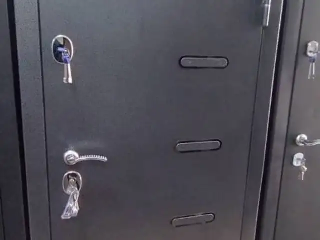 Дверь, Душанбе
