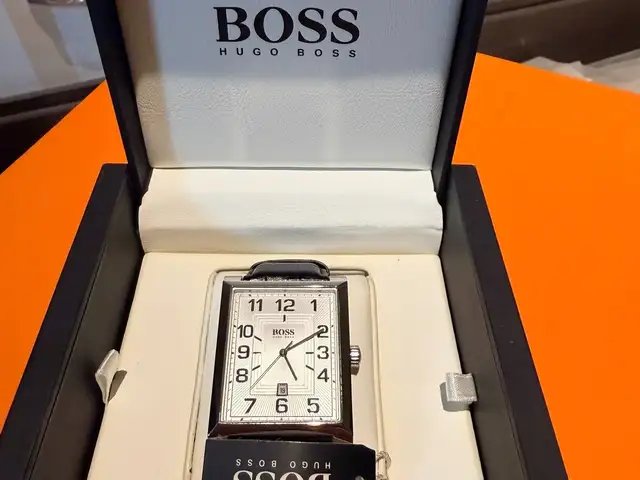 Кварцевые часы Boss, Душанбе
