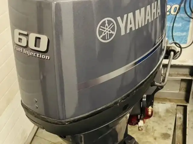 Мотор от лодки Yamaxa F60, Худжанд