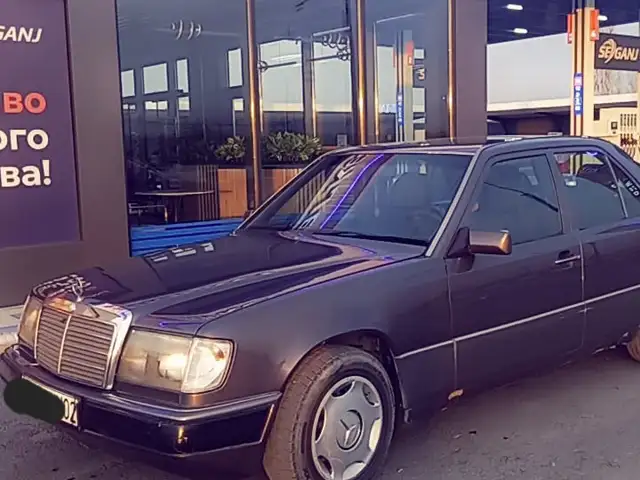 Mercedes-Benz W124
