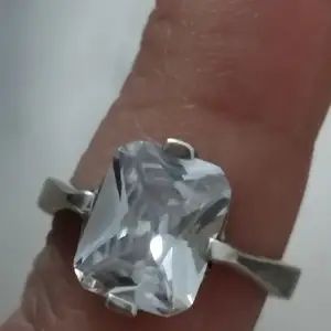 Серебряное кольцо с горным хрусталем, Хуҷанд