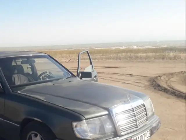 Mercedes-Benz W124