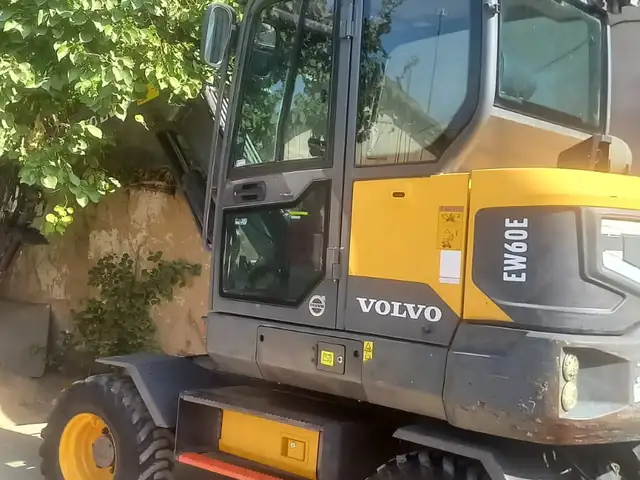 Экскаватор, Турсунзода