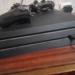 Игровая приставка Sony PlayStation 4 И ИГРОВОЙ РУЛЬ, Хуҷанд