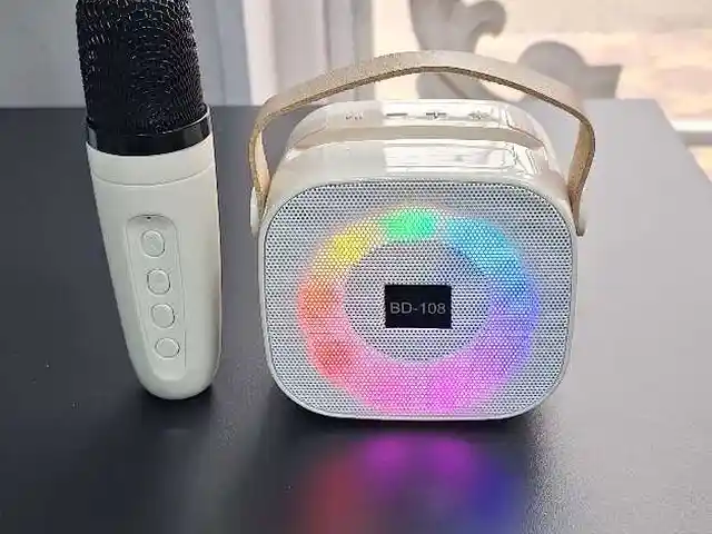 Колонка с микрофоном, Душанбе