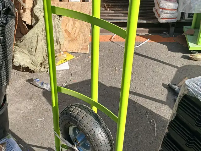 Ароба, Душанбе