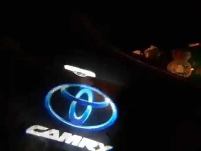 Логотип под передние двери Toyota Camry, Душанбе