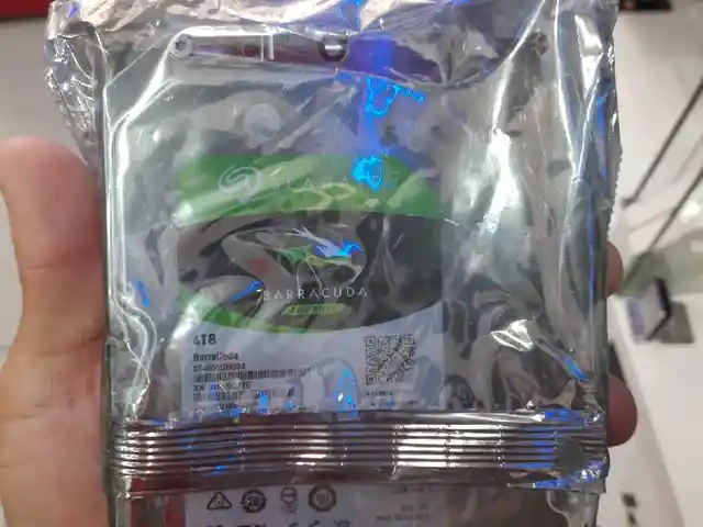 Жесткий диск 4ТБ Seagate, Худжанд