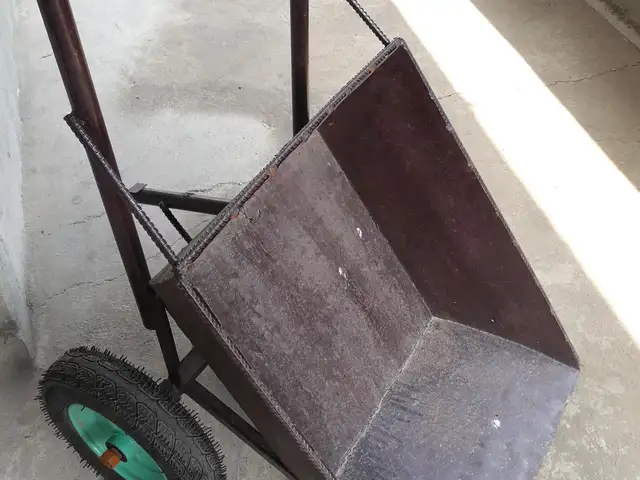 Ароба, Душанбе