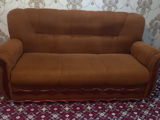 Диван и кресла, Исфара