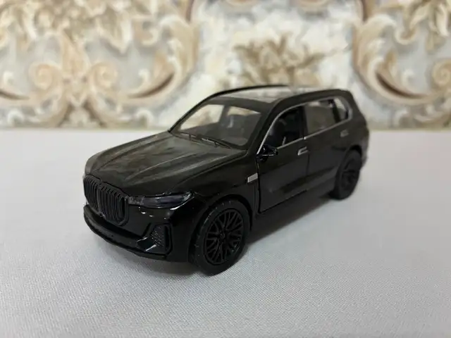 Железная машинка BMW X7, Худжанд