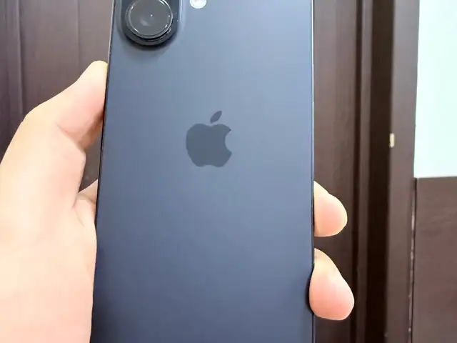 Apple iPhone 16, 128 gb, Ultramarine, Худжанд