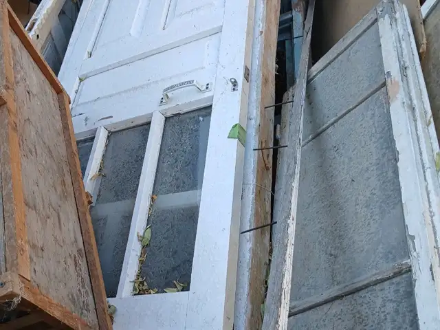 Окна, двери и рейки, Бободжон Гафуров