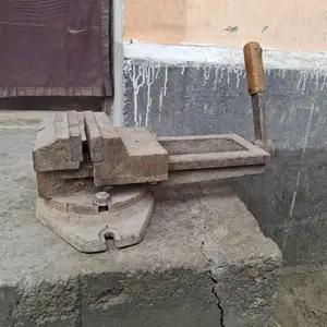 Тиски, Худжанд