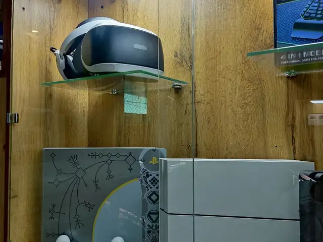 Игровая приставка PS4 Pro, Душанбе