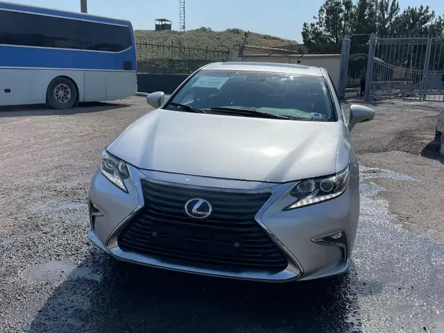 Lexus ES series