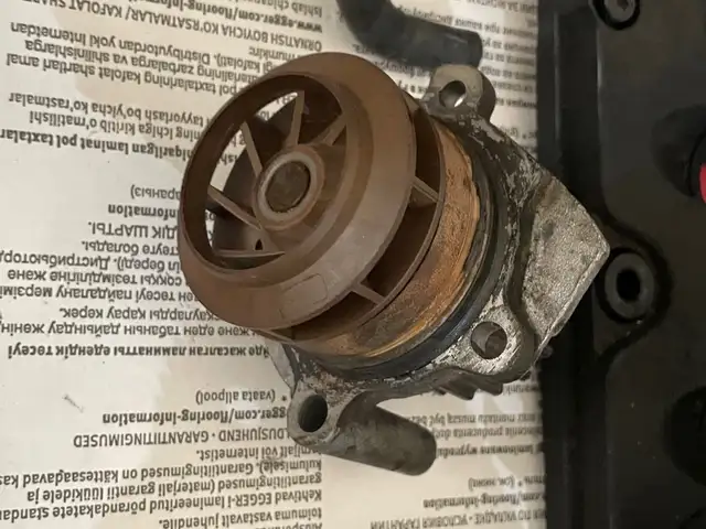 Водяной насос Помпа на Volkswagen Golf mk6 2.0 tdi, Худжанд