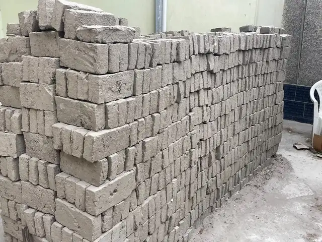 Хишти хом, Канибадам