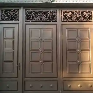 Металлические ворота, Худжанд