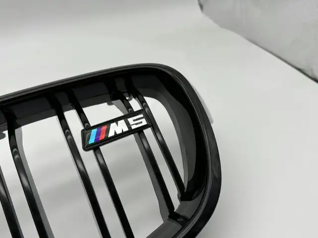 Значок BMW M5, Худжанд
