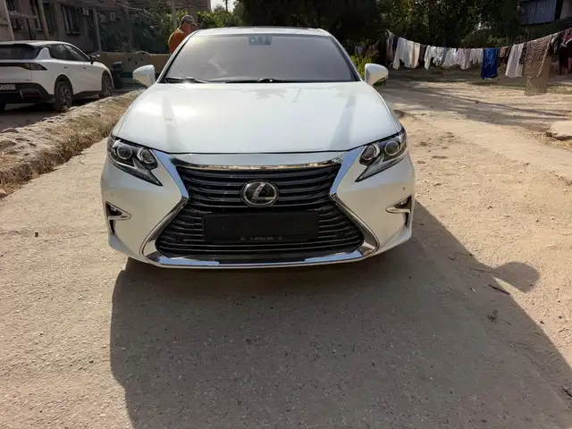Lexus ES series