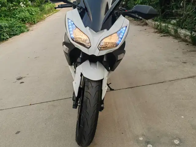 Мотоцикл Kawasaki ninja 250 white, Хуҷанд