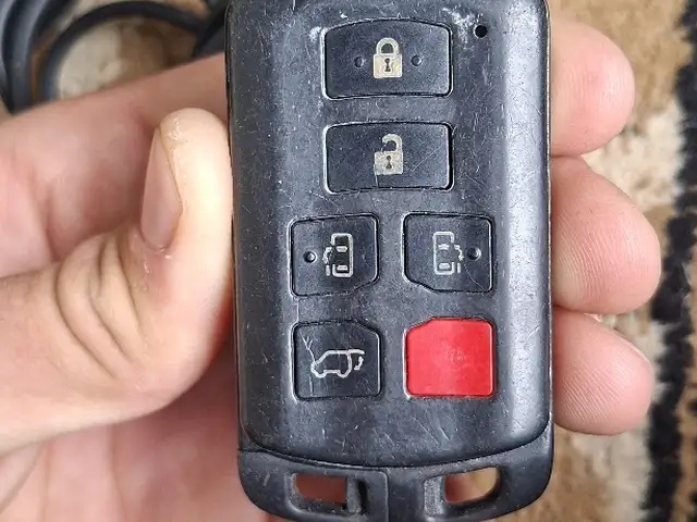 Ключ от Toyota Sienna, Душанбе