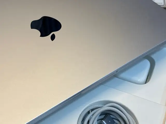 Ноутбук MacBook Air M5/16/512GB, Худжанд