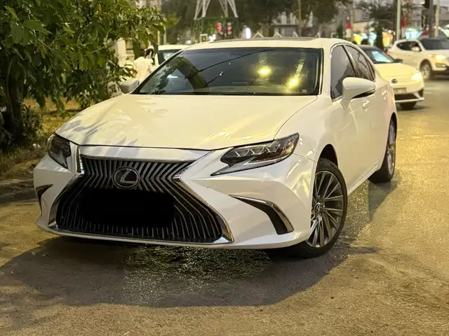 Lexus ES series