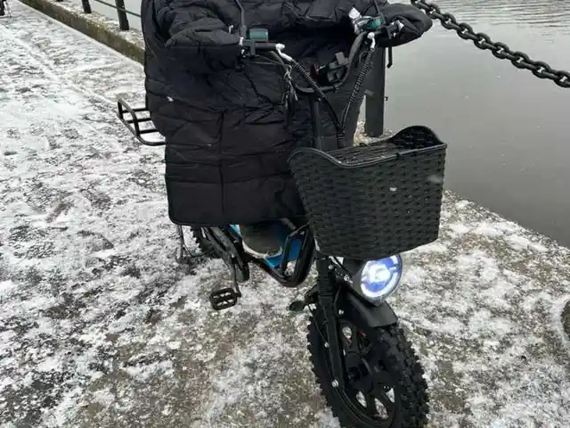 Одеяло для скутера, Душанбе