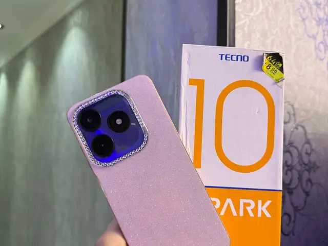 Tecno Spark 10 4+4/64GB, Душанбе