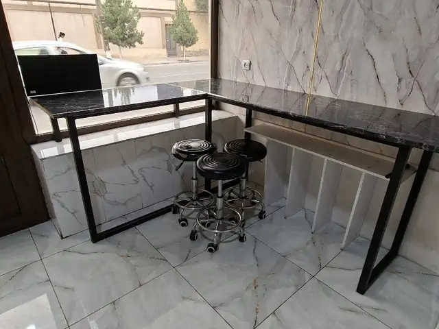 Уголок со стульями, Хуҷанд