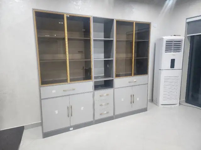 Книжный шкаф на заказ, Хуҷанд