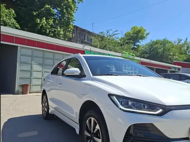BYD E2