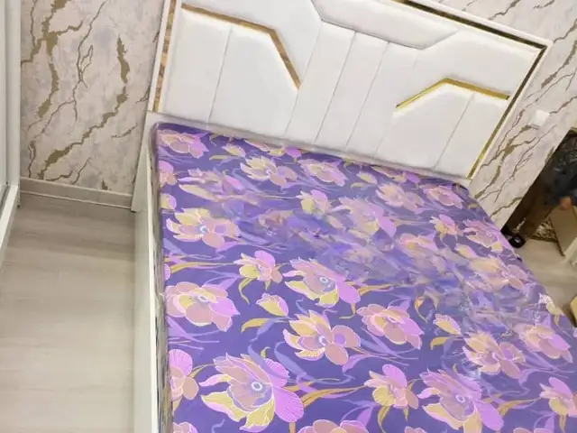 Двухспальная кровать, Душанбе