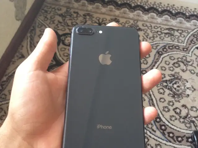 Apple iPhone 8 plus, 64 gb, Product Red, Вахдат