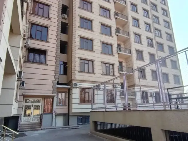 2-комн. квартира, 8 этаж, 75м², Универмаг, Худжанд
