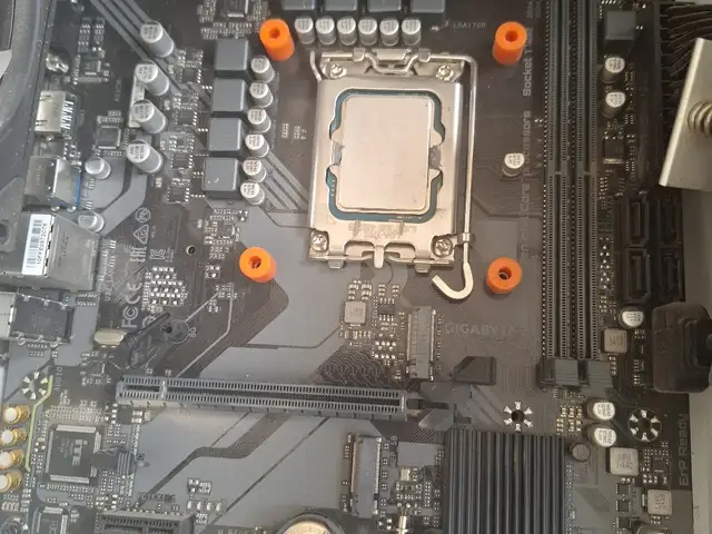 Mатеринская плата Gigabyte B760M, Душанбе