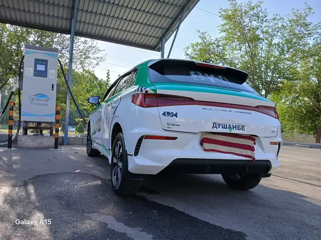 BYD E2