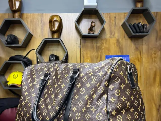Мужская кожаная сумка из бренда Louis Vuitton, Душанбе - 6