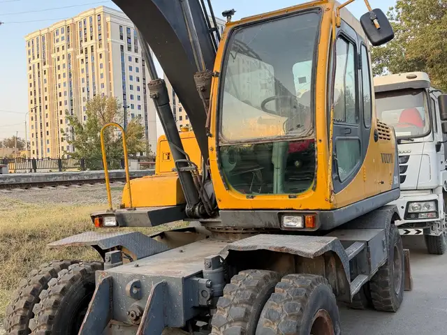 Экскаватор Volvo EW130 2004, Душанбе - 6
