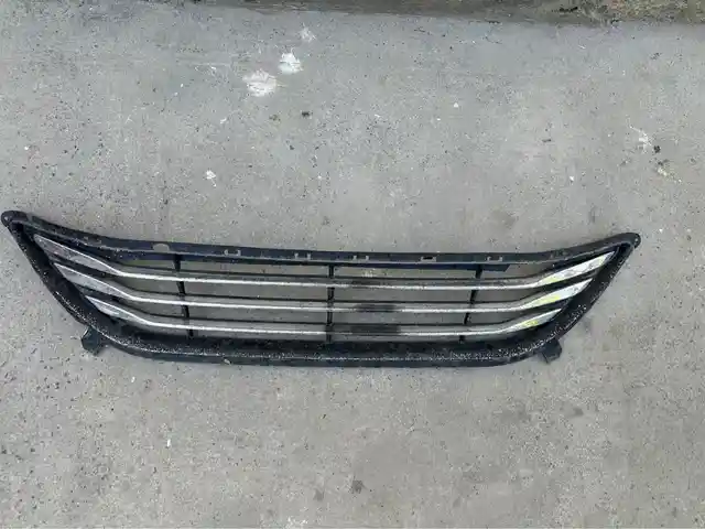 Решётка радиатора от Hyundai Avante MD, Худжанд