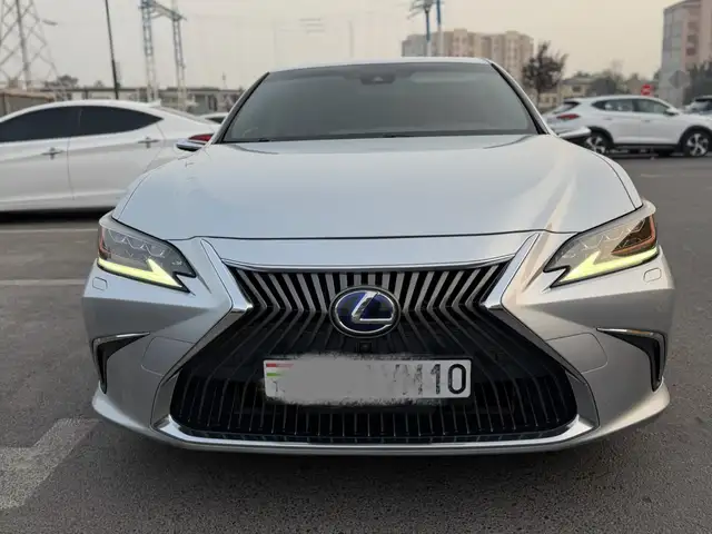 Lexus ES series