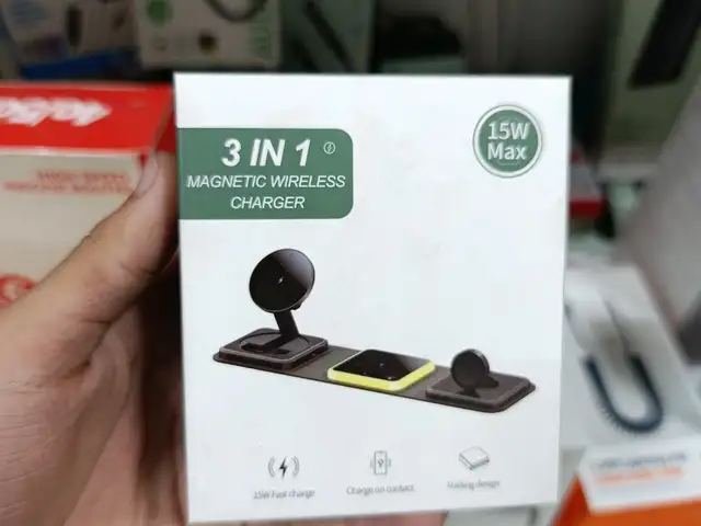 Беспроводная зарядка для телефона iphone 3 IN 1 MAGNETIC WIRELESS CHARGER, Душанбе