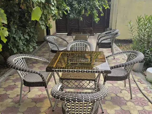 Стеклянный стол с креслами, Душанбе