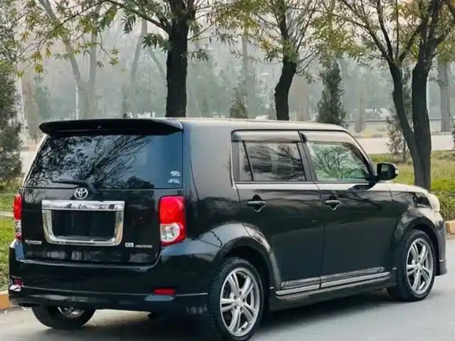 Задние не тонированные стёкла от Toyota Rumion, Душанбе