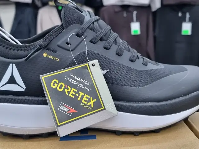 Термокроссовки Reebok, Худжанд