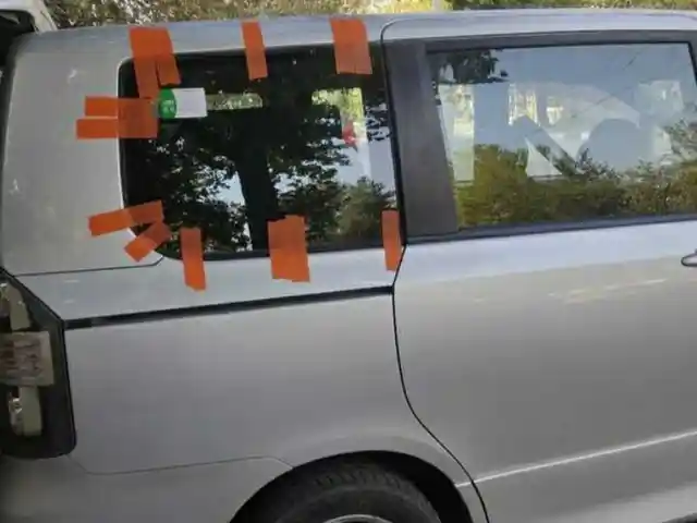 Задние не тонированные стекла на Toyota Voxy, Душанбе