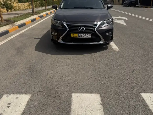 Lexus IS series