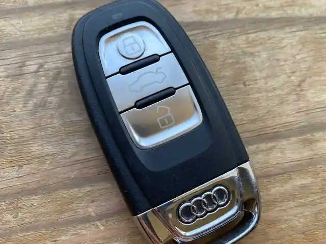 Смарт ключ от Audi Q5, Худжанд